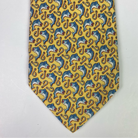 Vineyard Vines Necktie Tie Fish Hook Fishing Print Silk Made in the USA - Picture 2 of 6